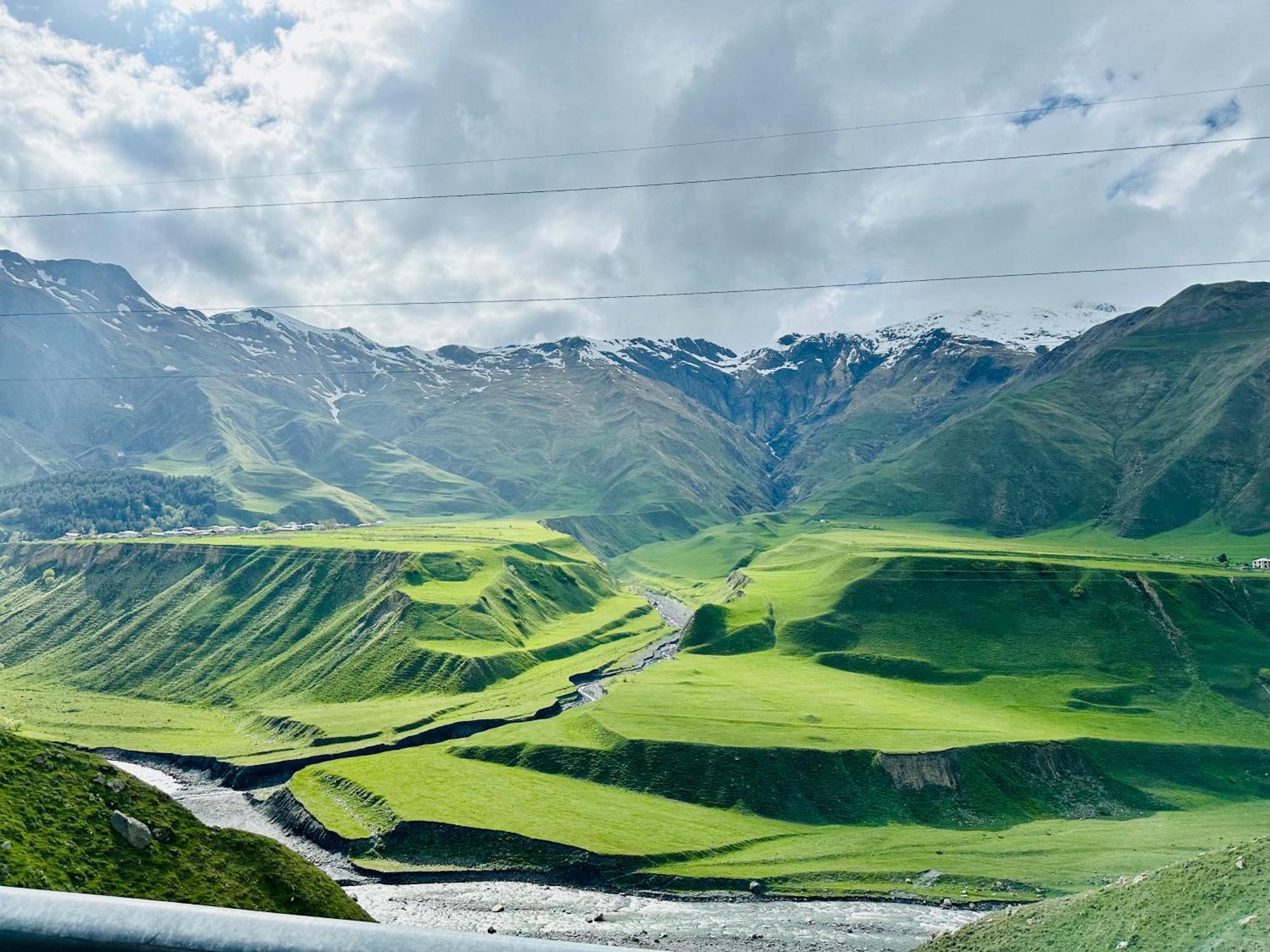 Alpine Escape Kazbegi Villa Luaran gambar